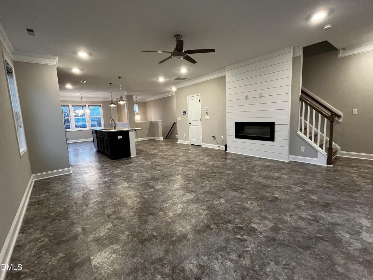 986 Gateway Commons Cir - Photo 4 of 19