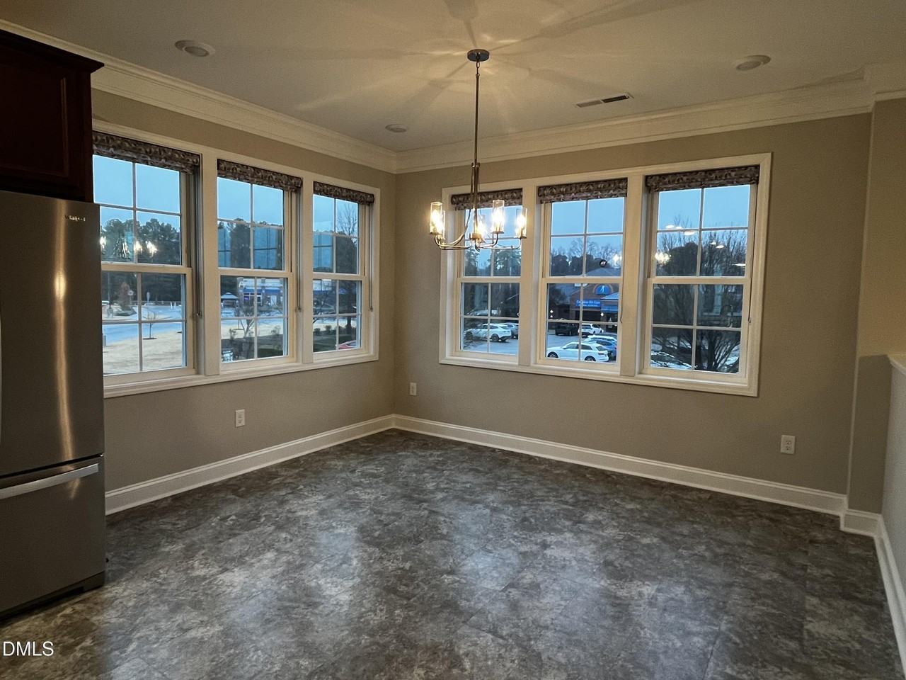 986 Gateway Commons Cir - Photo 5 of 19