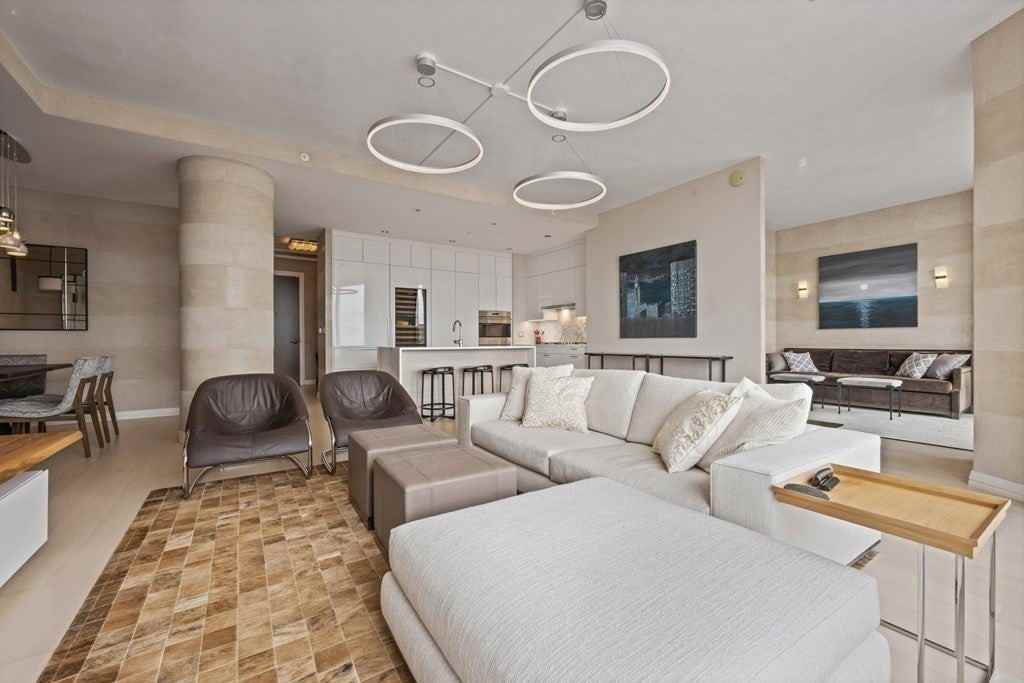 1 Franklin Street - Photo 7 of 41