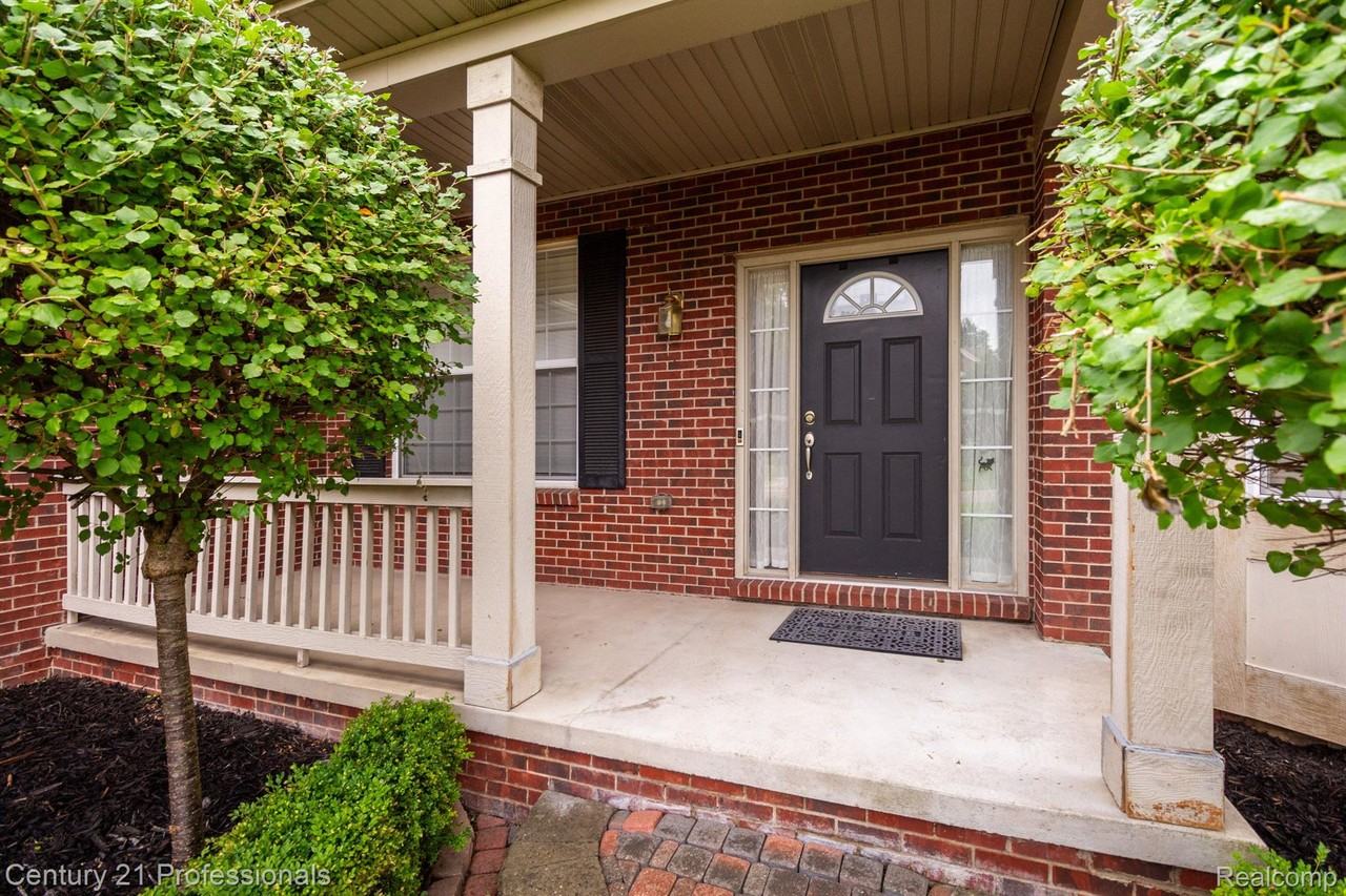 3525 Everett Drive - Photo 4 of 50