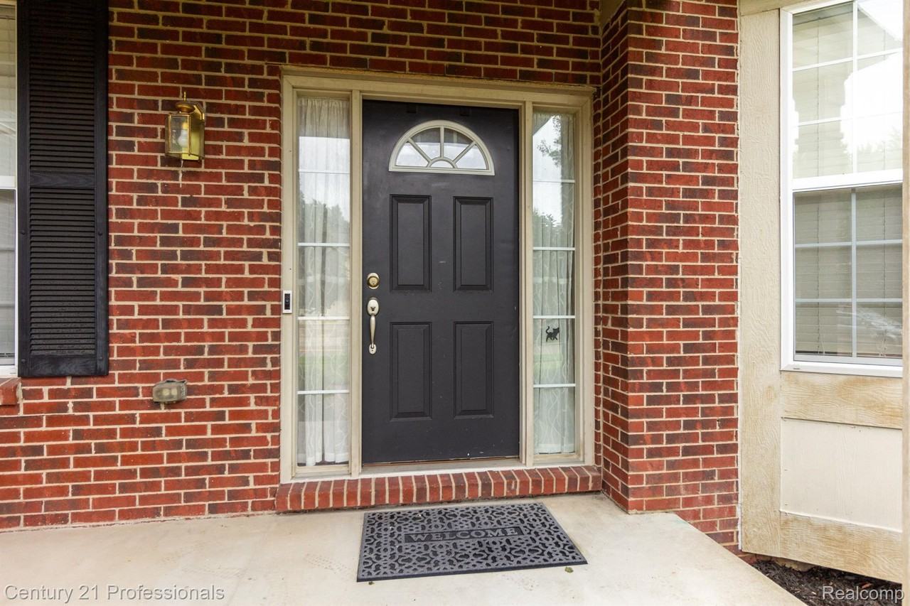 3525 Everett Drive - Photo 5 of 50