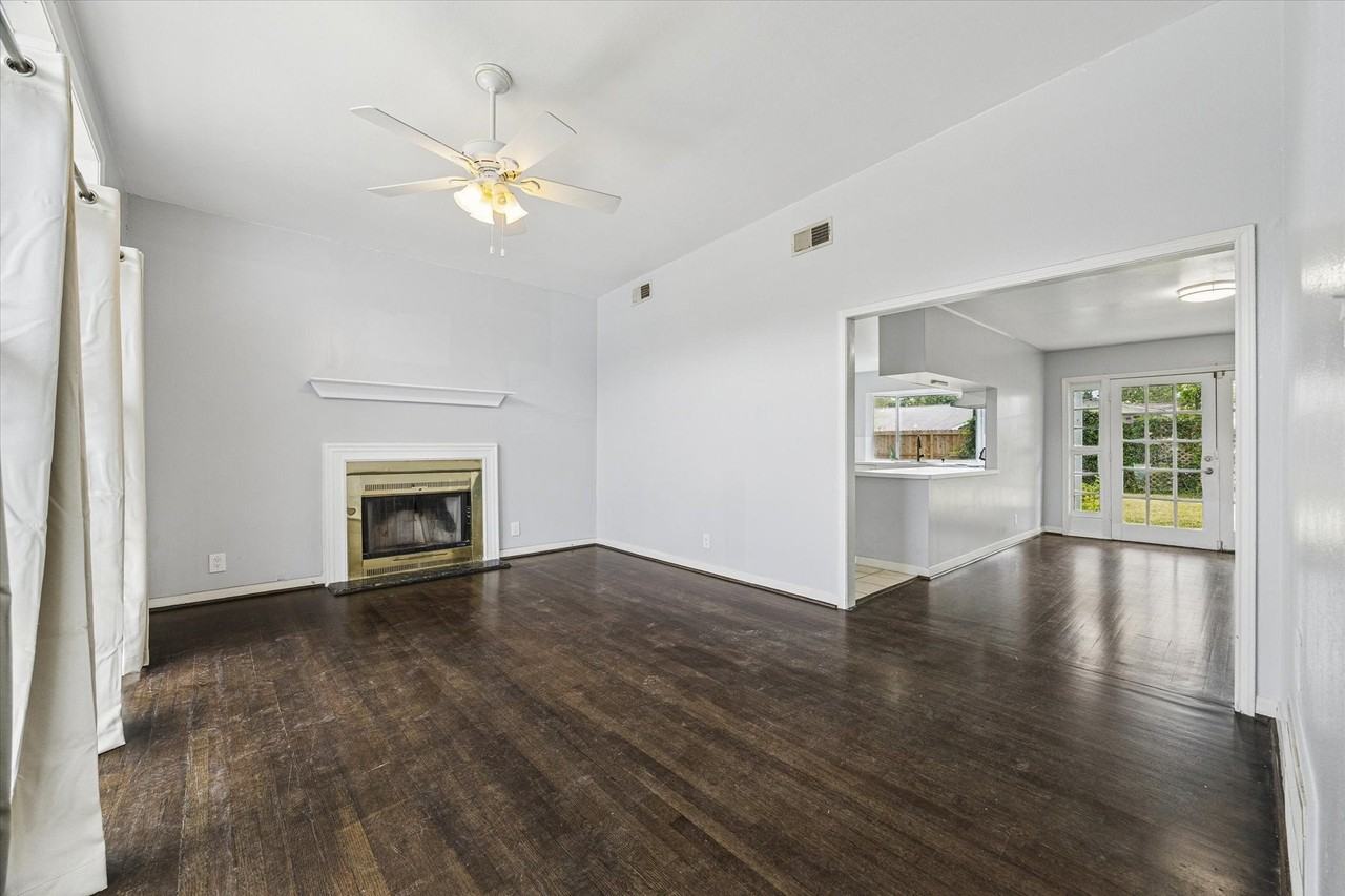 4410 Kingfisher Dr - Photo 3 of 16