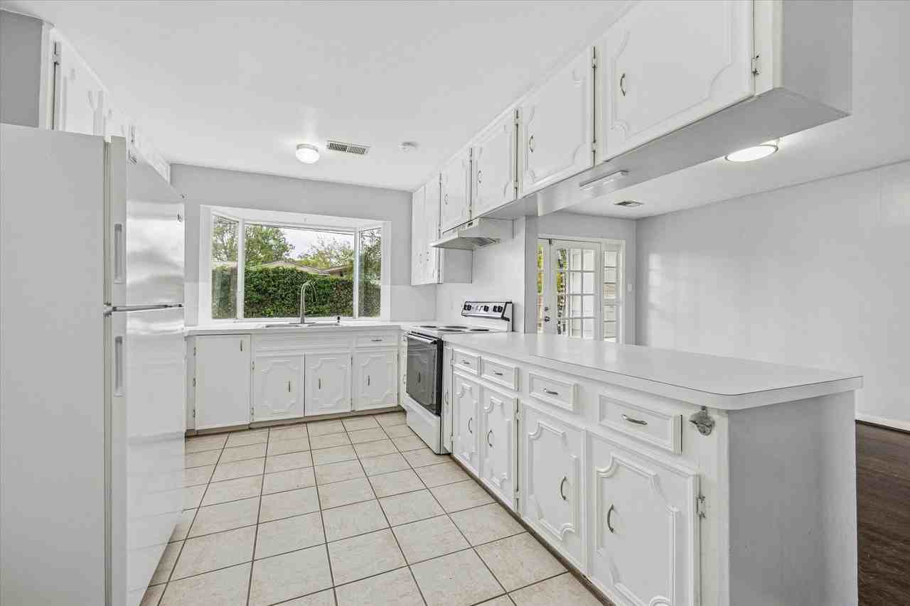 4410 Kingfisher Dr - Photo 6 of 16