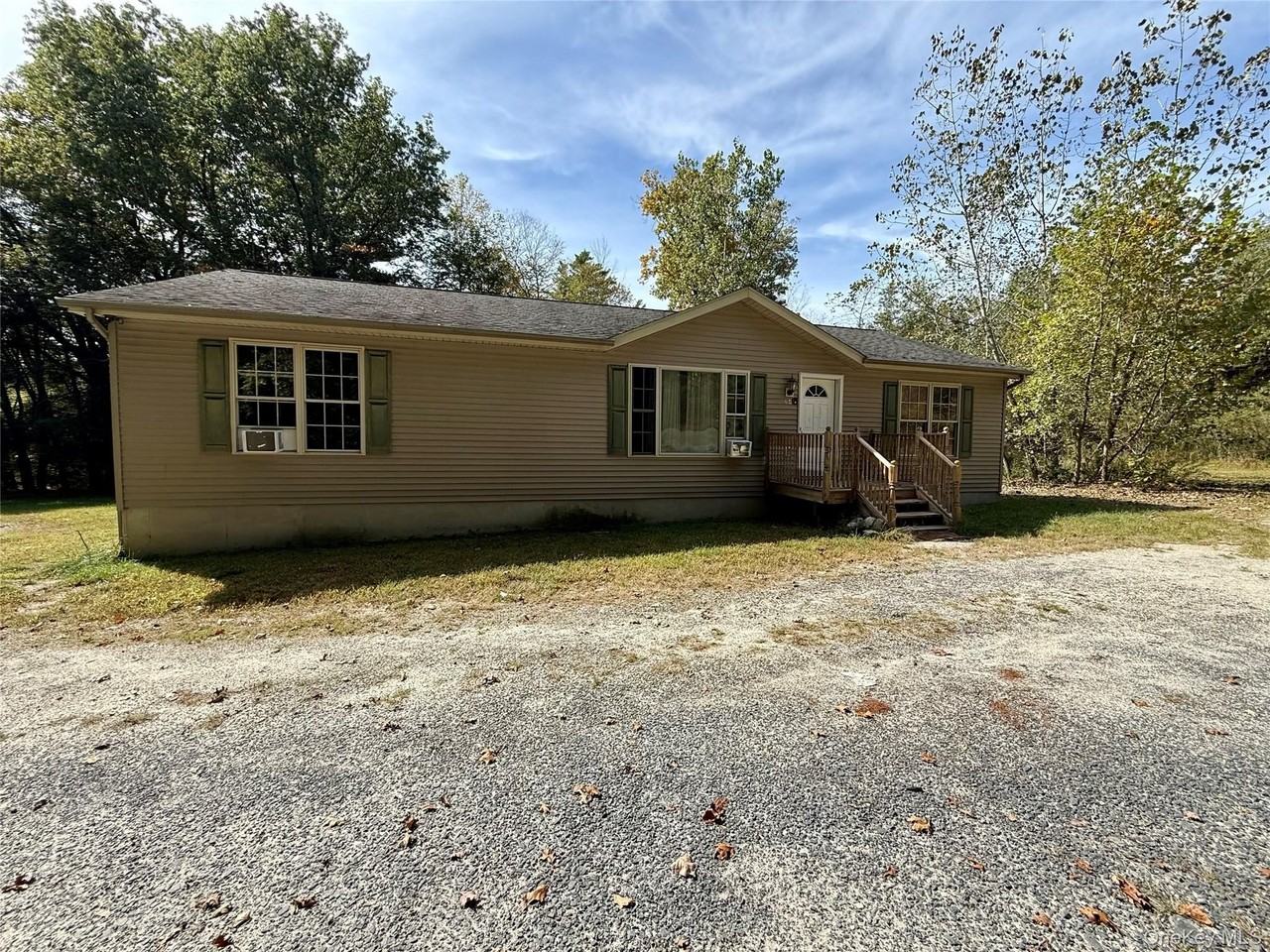 14 Shannon Ln - Photo 2 of 28