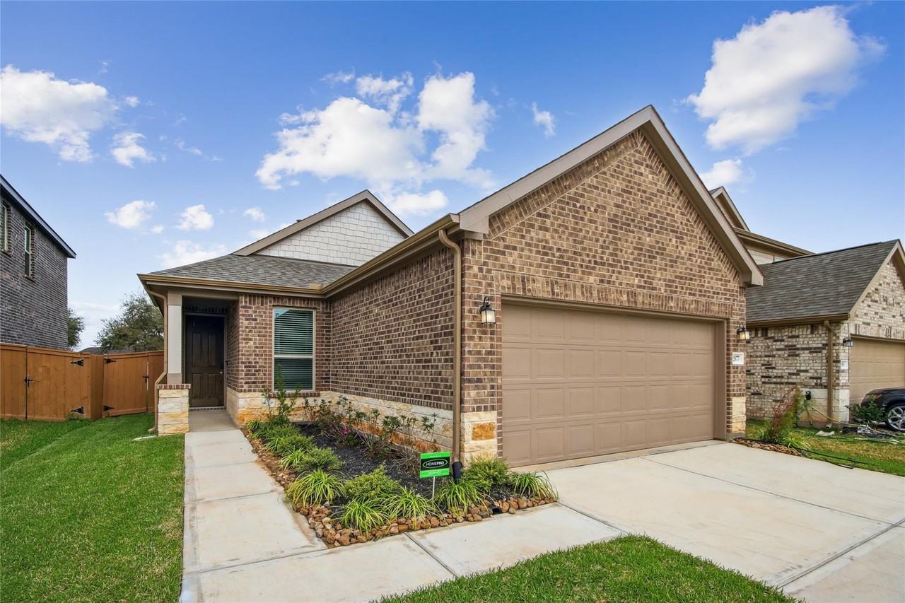 2877 Grand Anse Drive