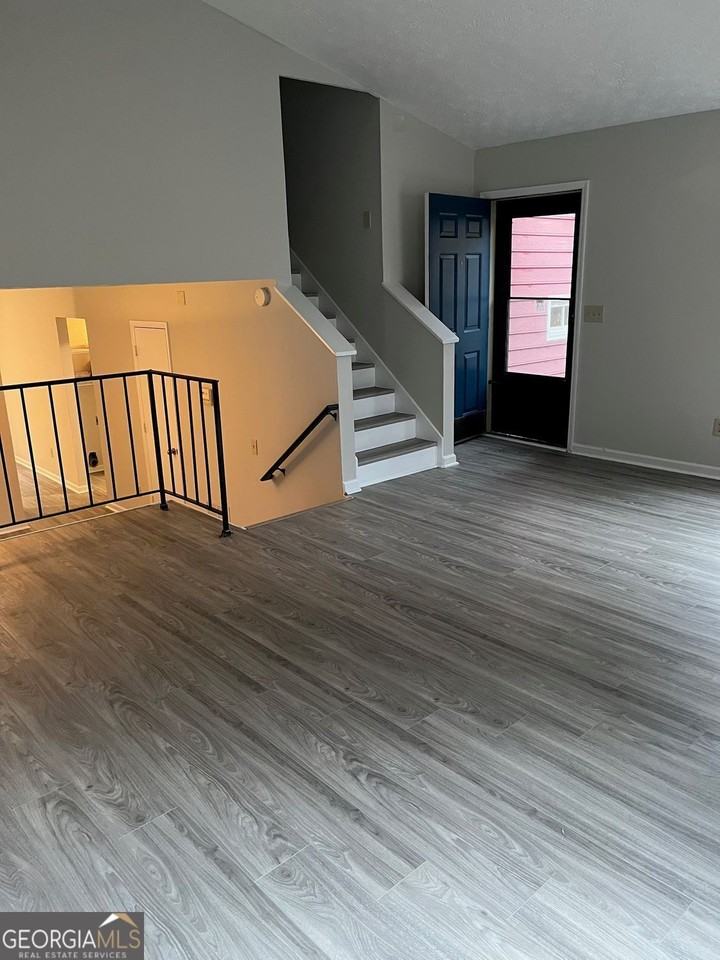 1560 Pin Oak Lane Southeast - Photo 3 of 21