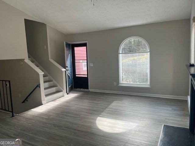 1560 Pin Oak Lane Southeast - Photo 4 of 21