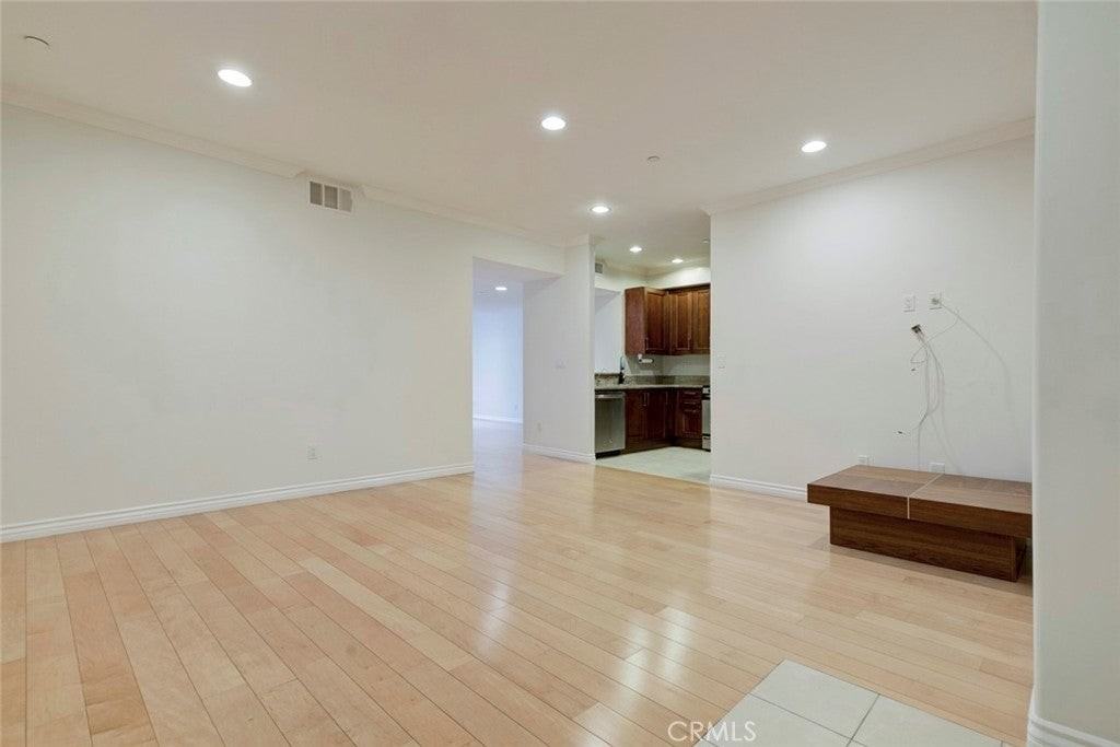 556 East Palm Avenue - Photo 4 of 32