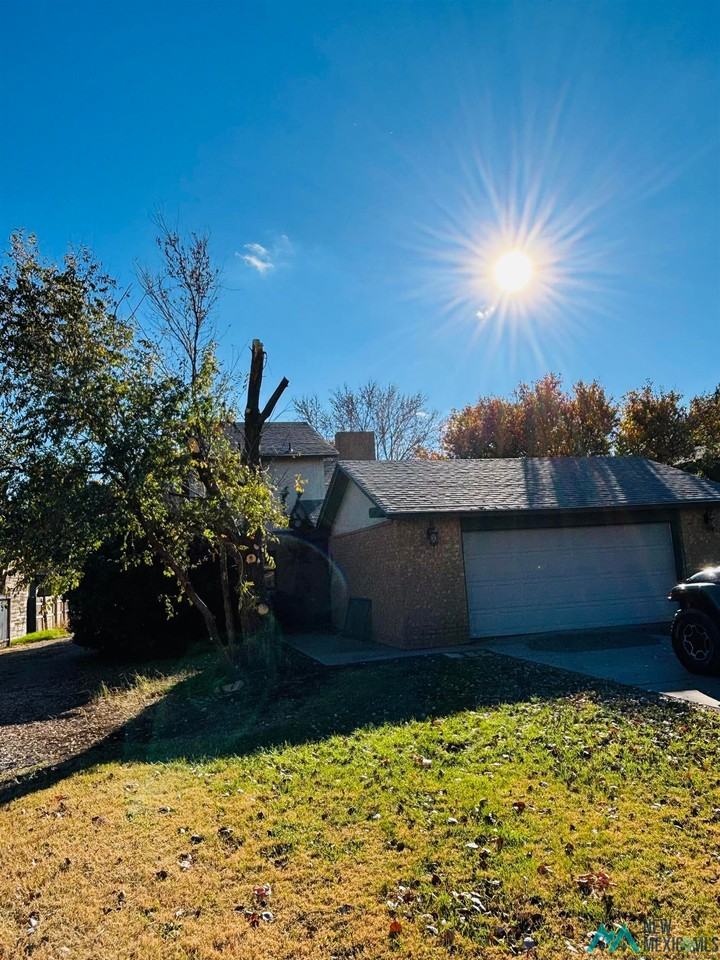 1917 Colonial Parkway - Photo 2 of 17