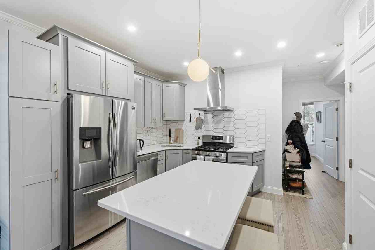 68 Edson St #2 - Photo 7 of 32