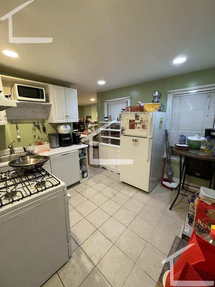 291 Main St - Photo 2 of 9