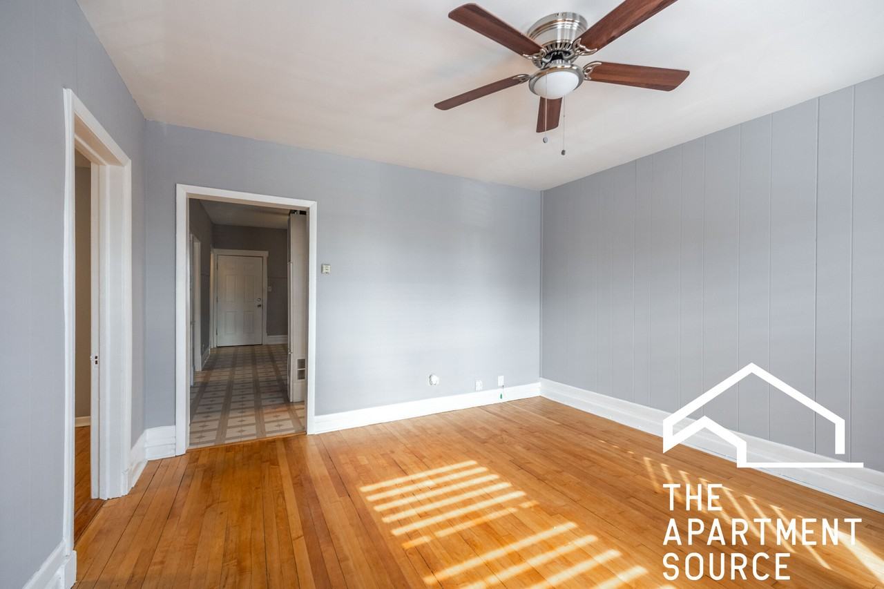 5128 W Henderson St #2 - Photo 4 of 19