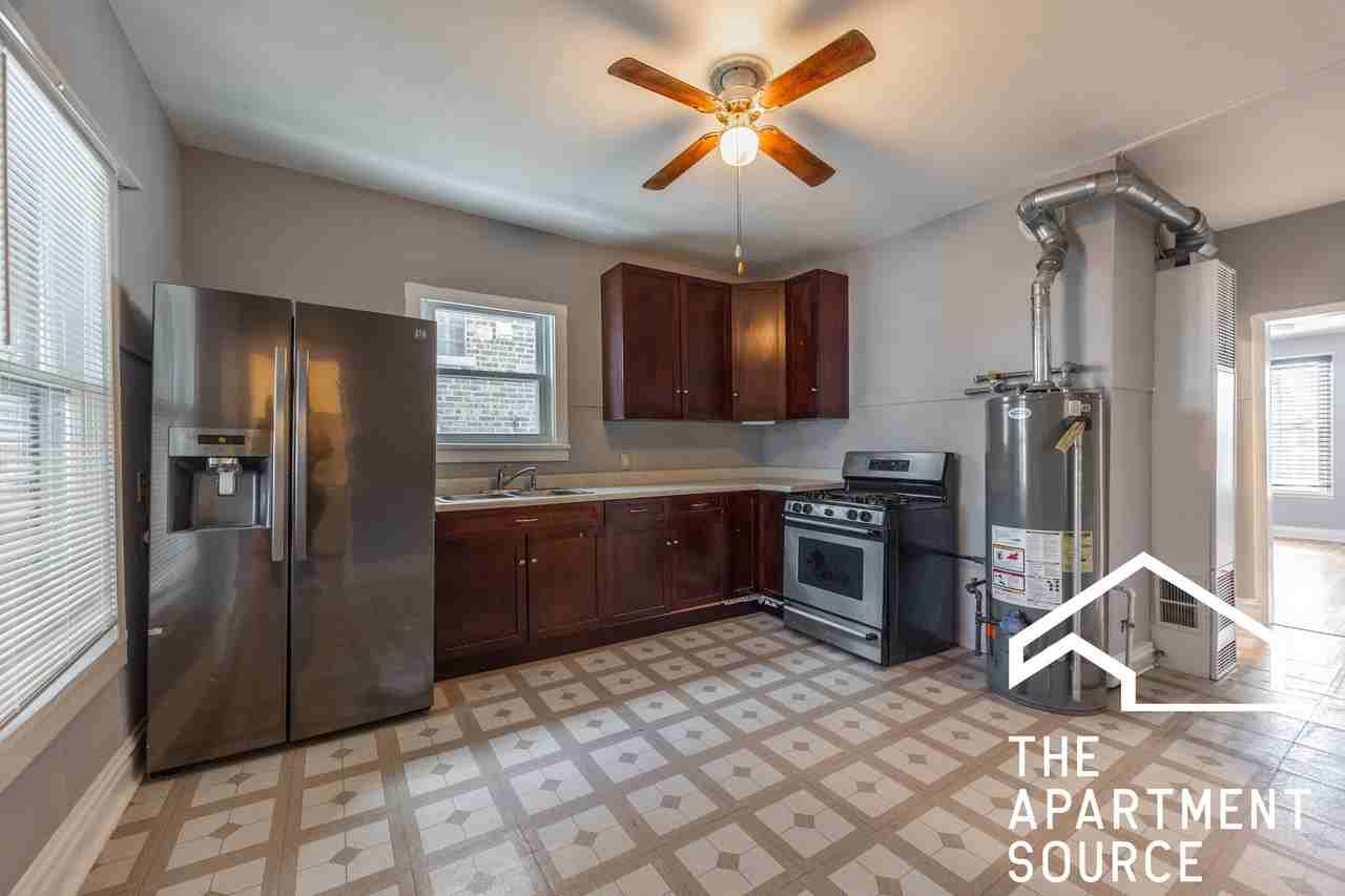 5128 W Henderson St #2 - Photo 5 of 19