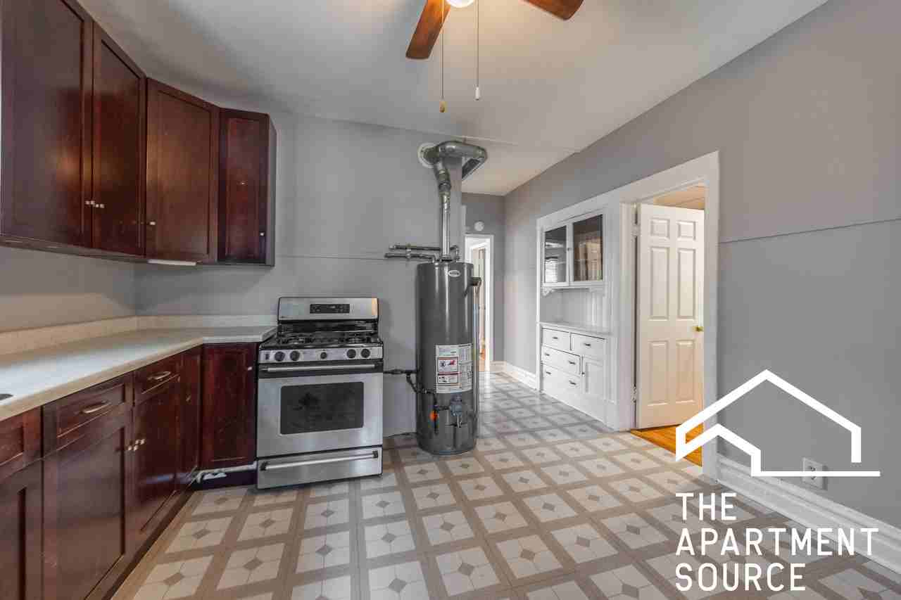 5128 W Henderson St #2 - Photo 7 of 19