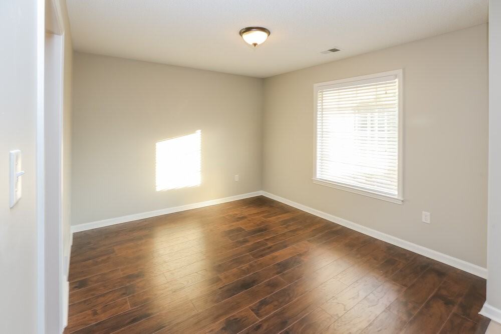 13078 Braybourne Pkwy - Photo 2 of 13