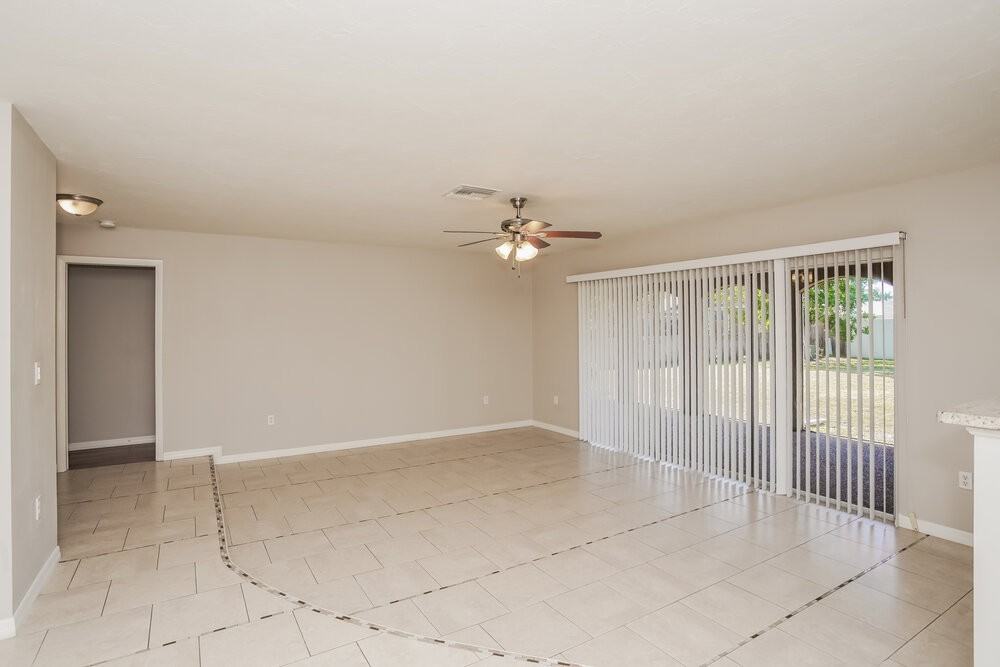 4542 Charing Cross Rd - Photo 3 of 16