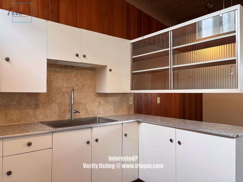 1889 Hilyard St - Photo 4 of 11