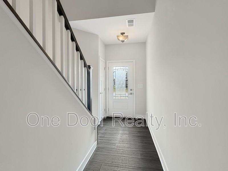 105 Ironsmith Way - Photo 4 of 30