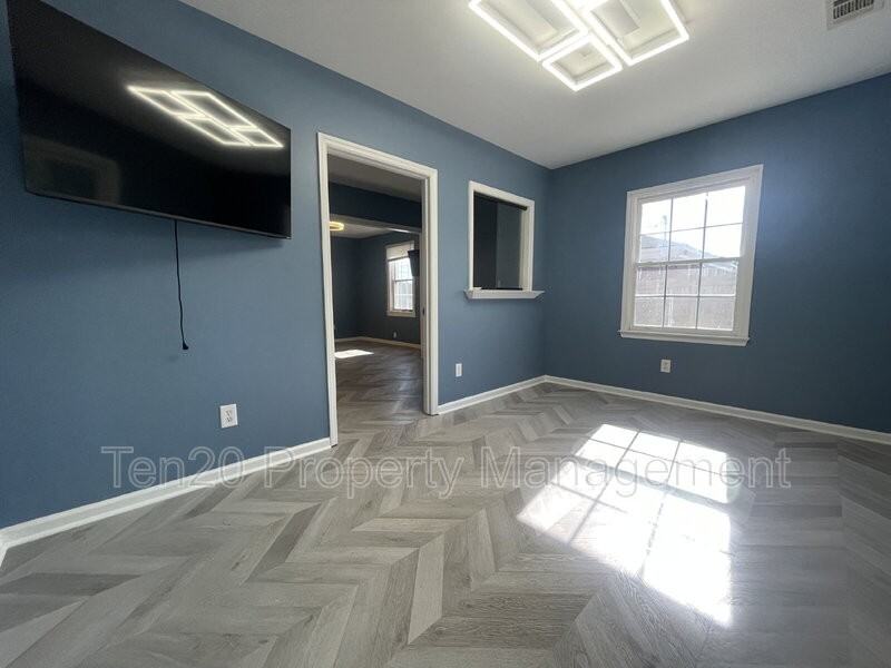 4741 Armour Rd - Photo 2 of 26