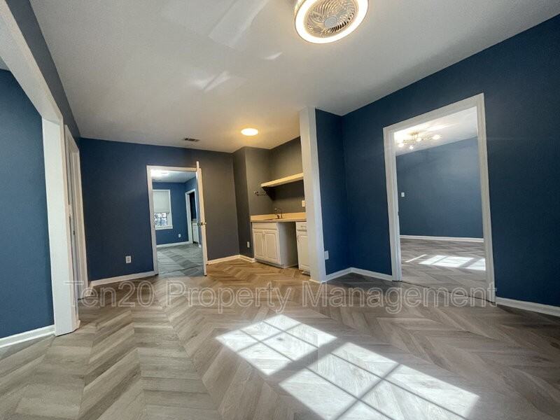 4741 Armour Rd - Photo 7 of 26