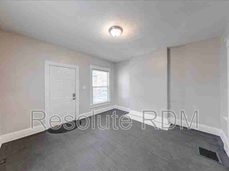 1624 Yandes Street - Photo 7 of 29