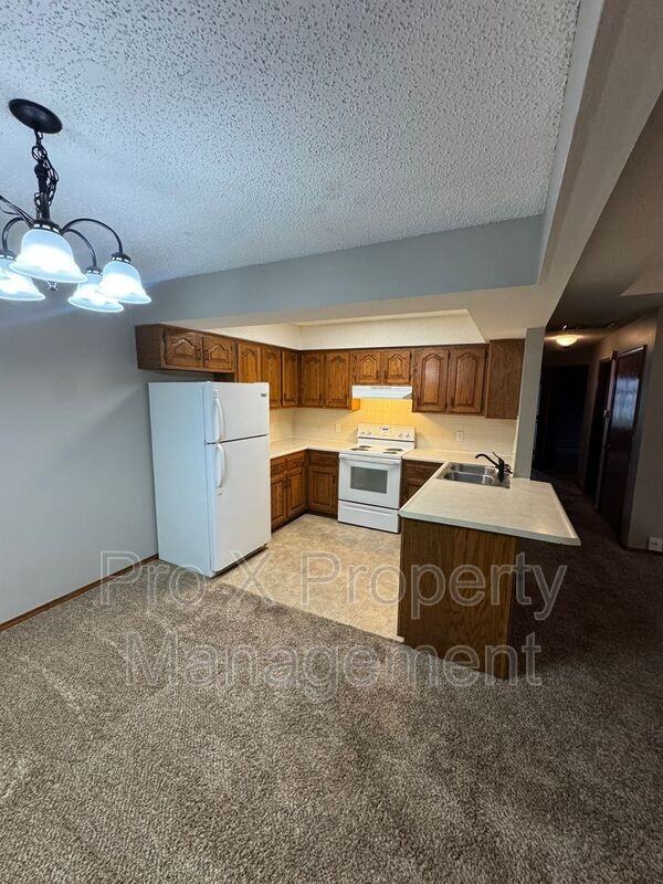 296 Streamside Court - Photo 6 of 20