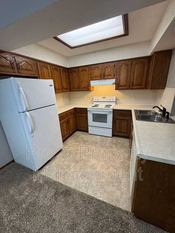 296 Streamside Court - Photo 7 of 20