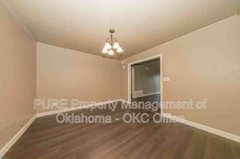 1309 Ne 38th St - Photo 6 of 18