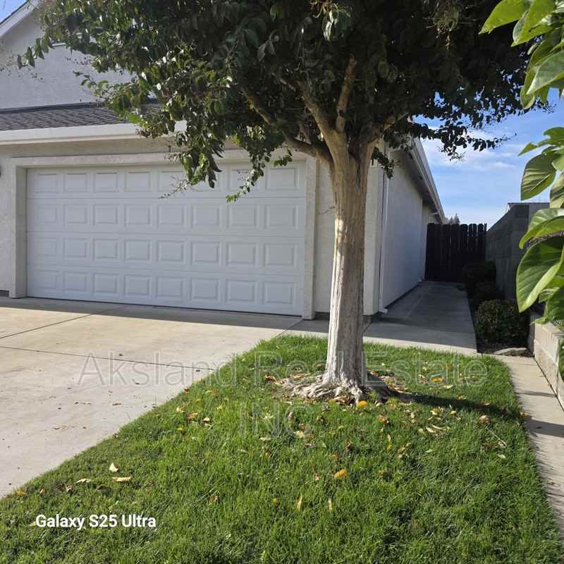 421 N Walnut Ave - Photo 2 of 22