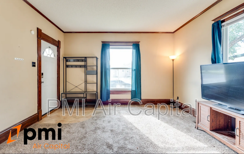 520 Old Main Street - Photo 3 of 11