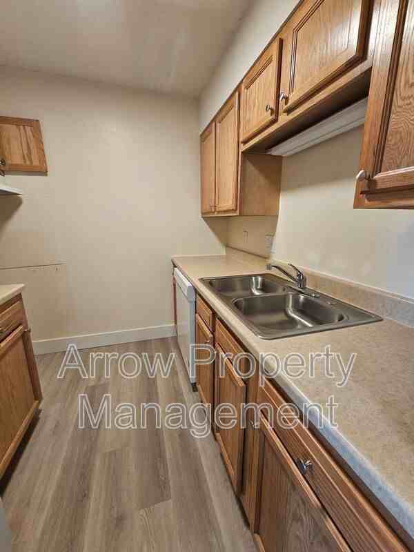 1300 East H Street #29 - Photo 5 of 9