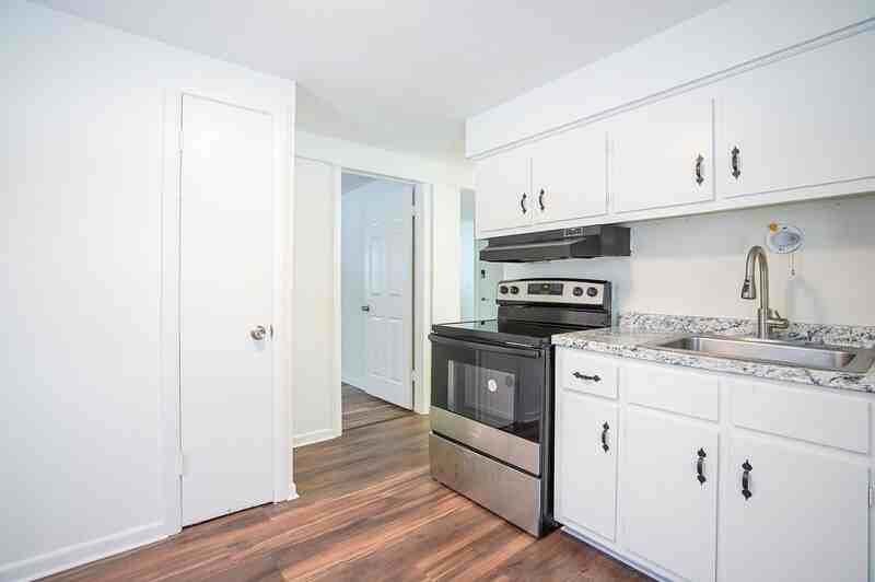 98 Alhambra Cir N #1B - Photo 3 of 12