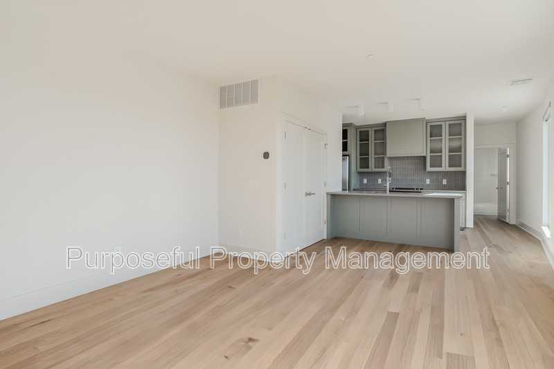 934 Hangar Dr - Photo 6 of 25