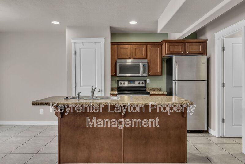 2415 Wellington Ave - Photo 7 of 29