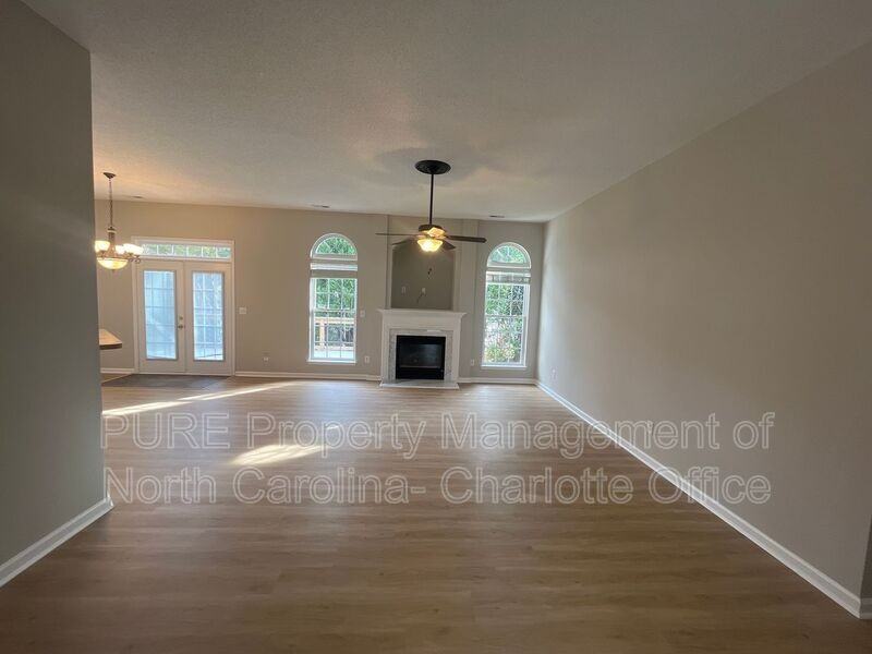 5895 Brookstone Dr Nw - Photo 5 of 23