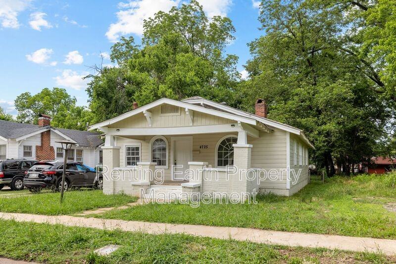 4725 Court R - Photo 4 of 18