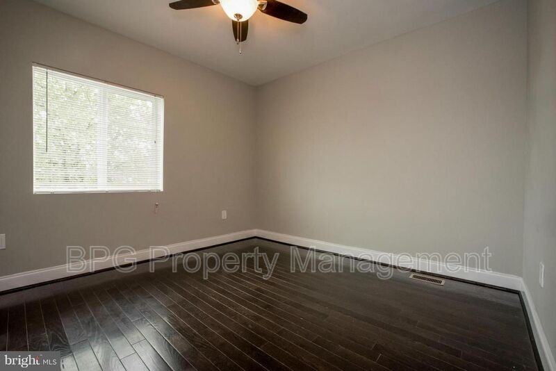 1635 Lang Pl Ne - Photo 5 of 15