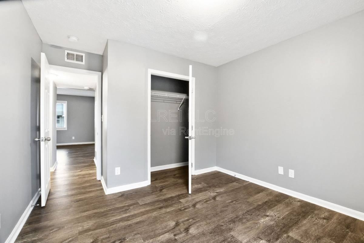 4200 Medallion Ct #512 - Photo 5 of 10