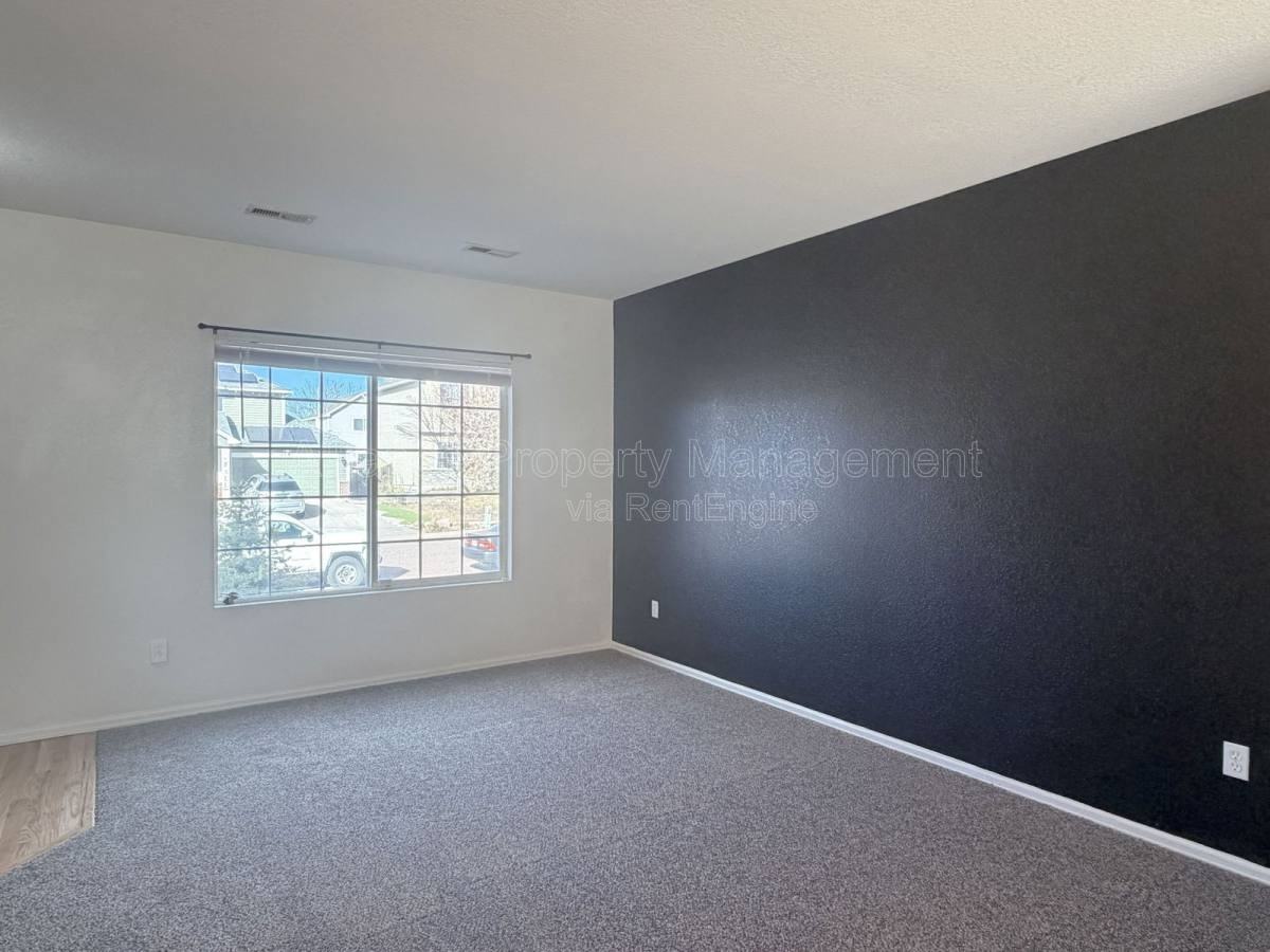 6243 Riverdale Dr - Photo 3 of 10