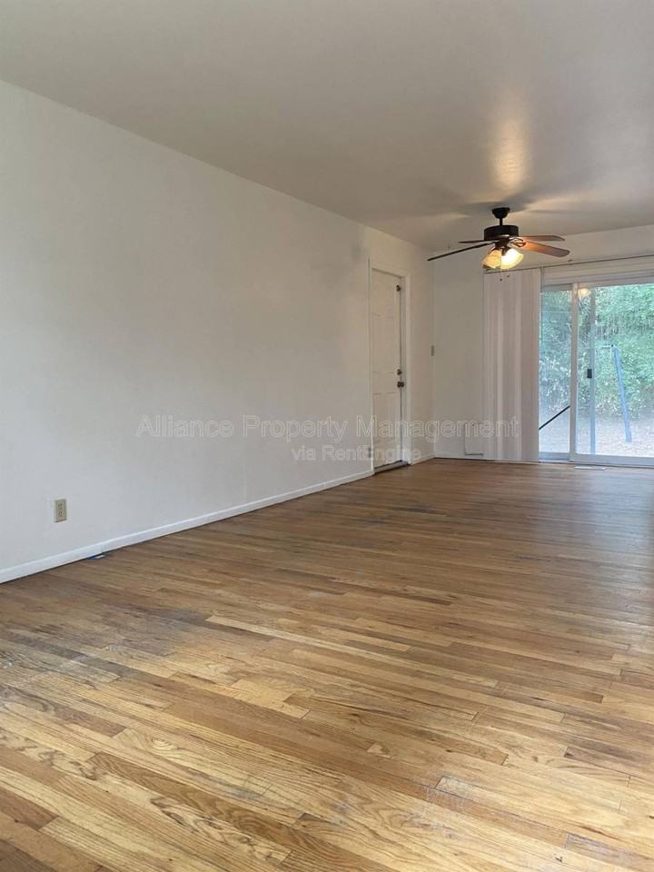 1509 Evergreen Drive - Photo 2 of 10