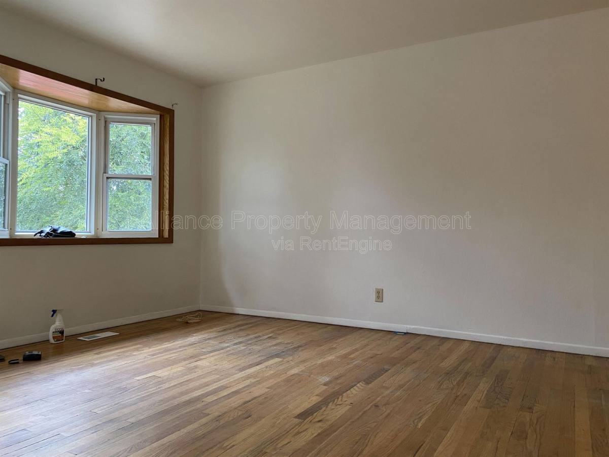 1509 Evergreen Drive - Photo 4 of 10