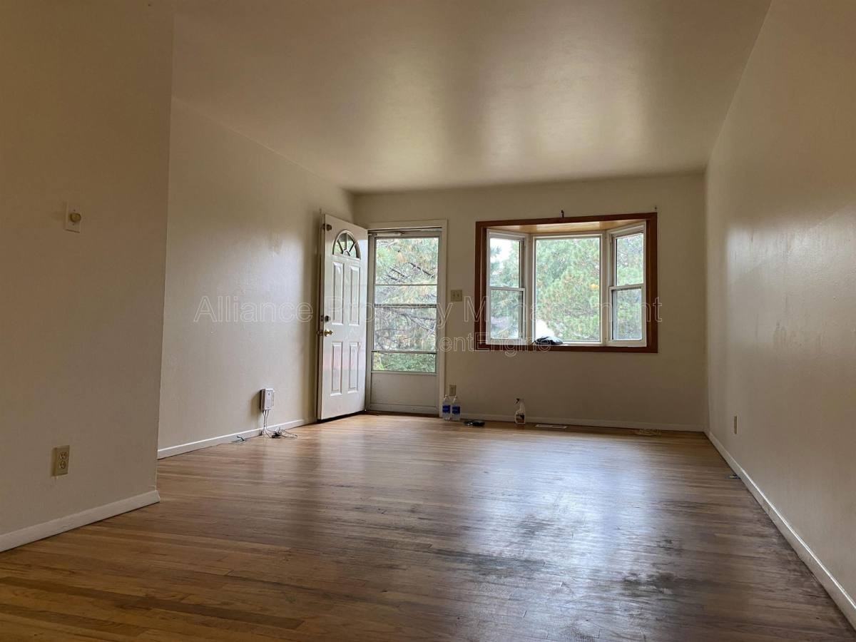 1509 Evergreen Drive - Photo 5 of 10