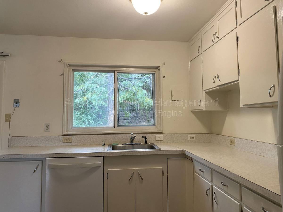 1509 Evergreen Drive - Photo 7 of 10