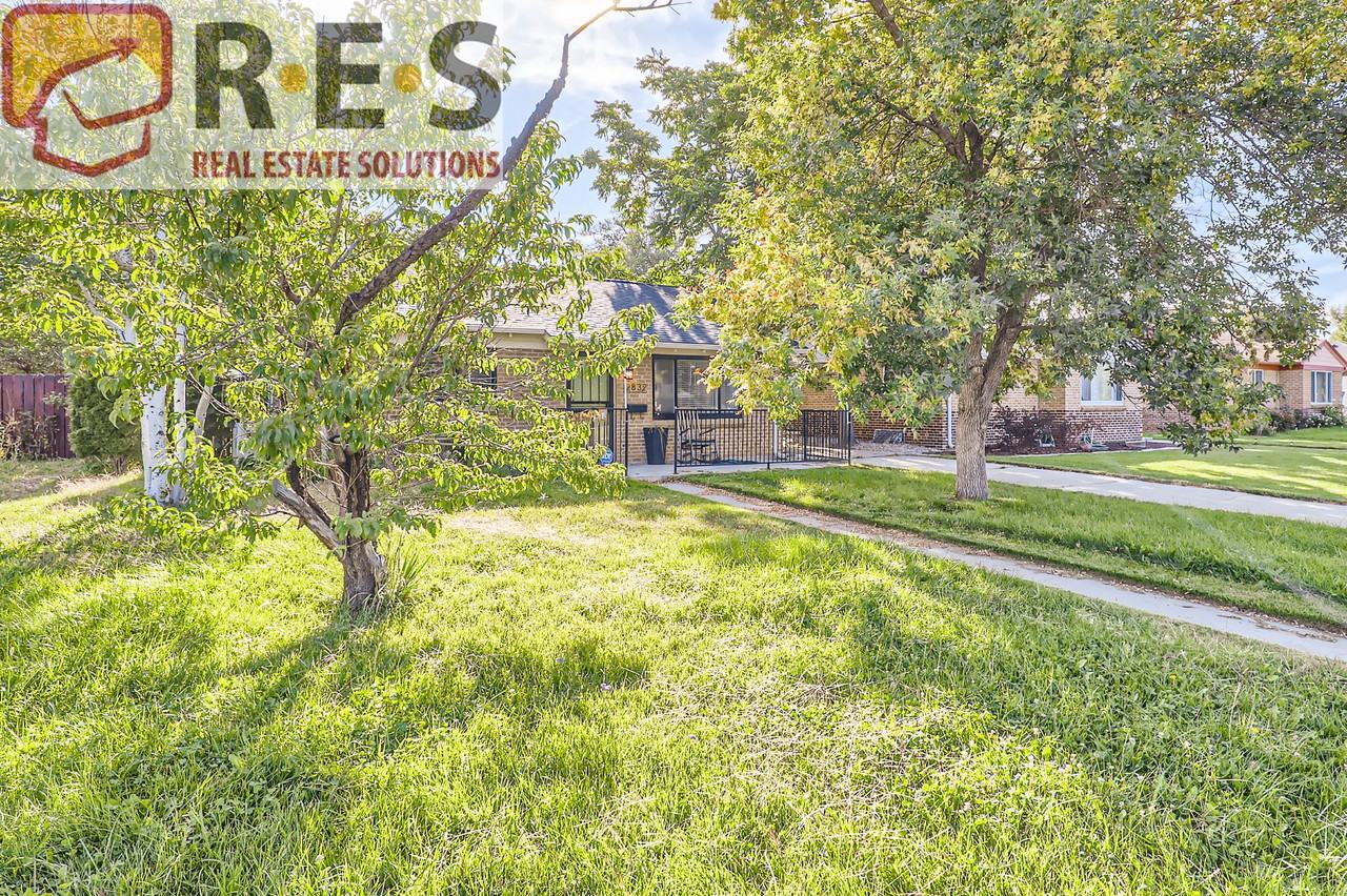 2832 Pontiac Street - Photo 6 of 28