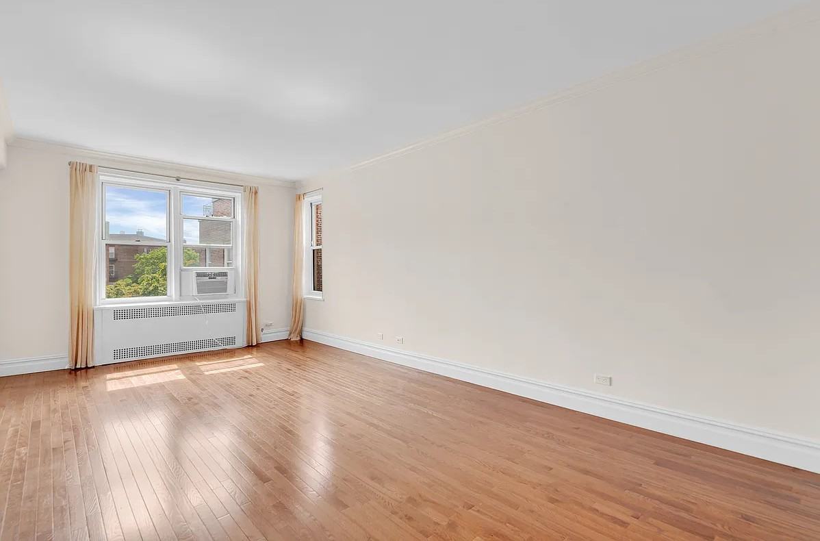 7312 35th Ave - Photo 4 of 6