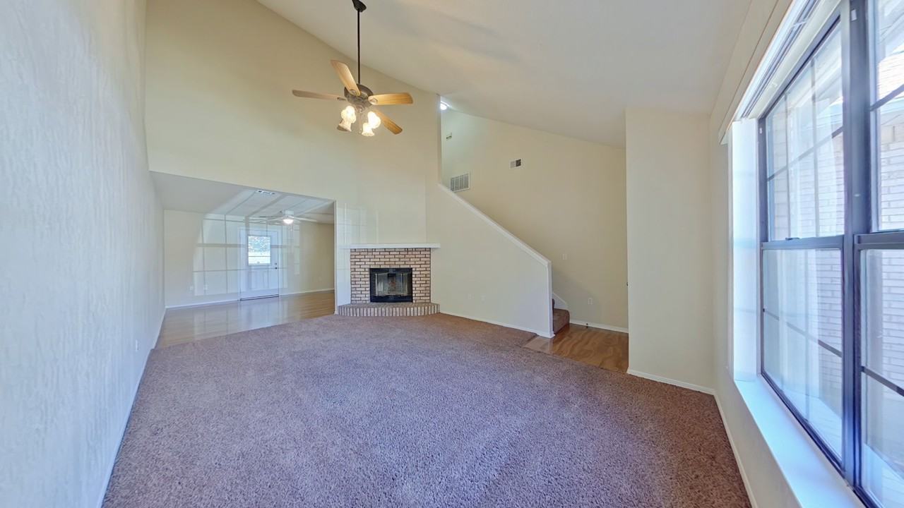 703 Valley Rd - Photo 4 of 20