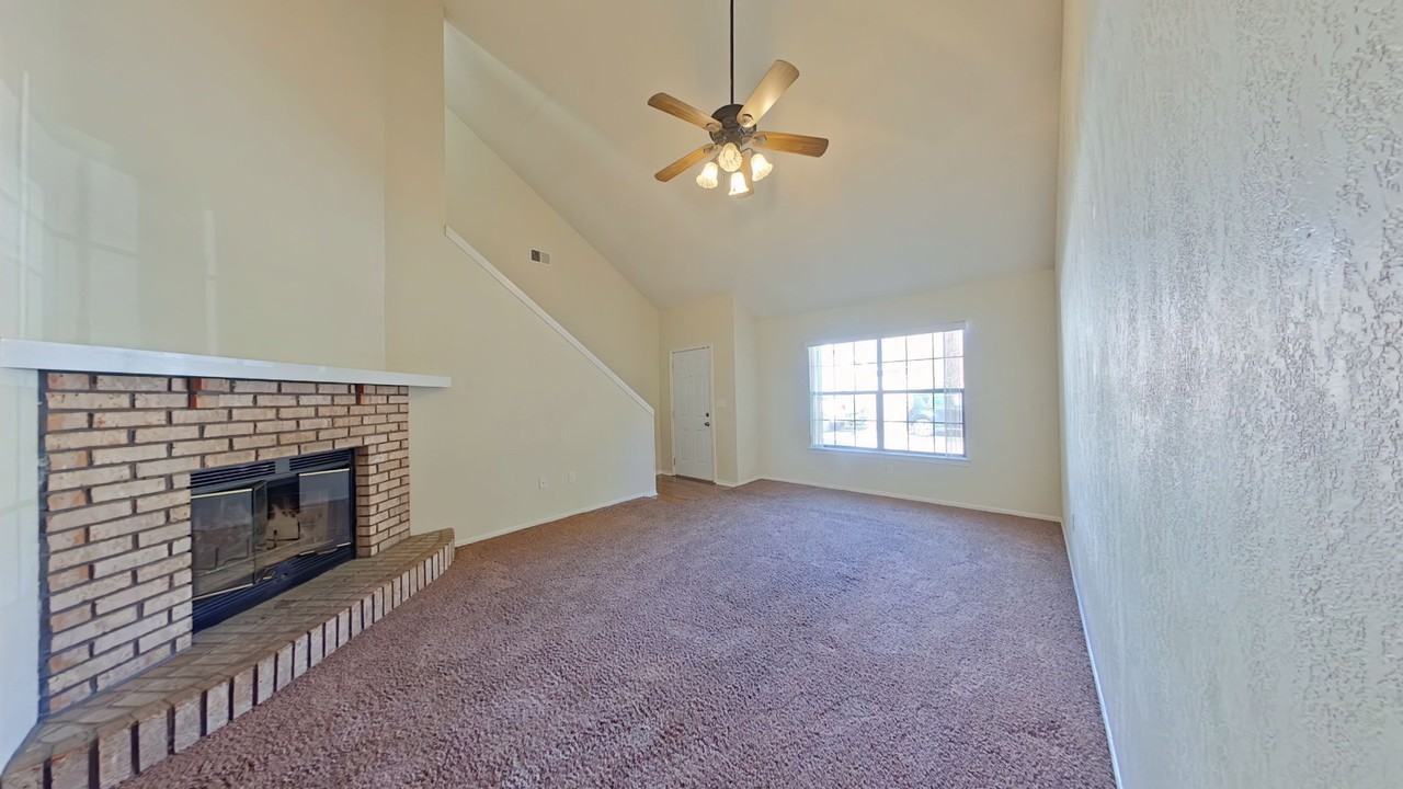 703 Valley Rd - Photo 6 of 20