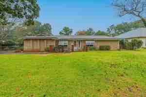 featured image of 6 Poquito Road