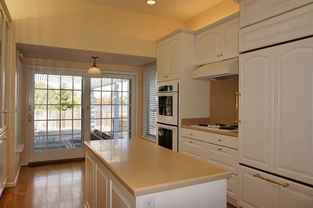 20271 Merrick Drive - Photo 5 of 22