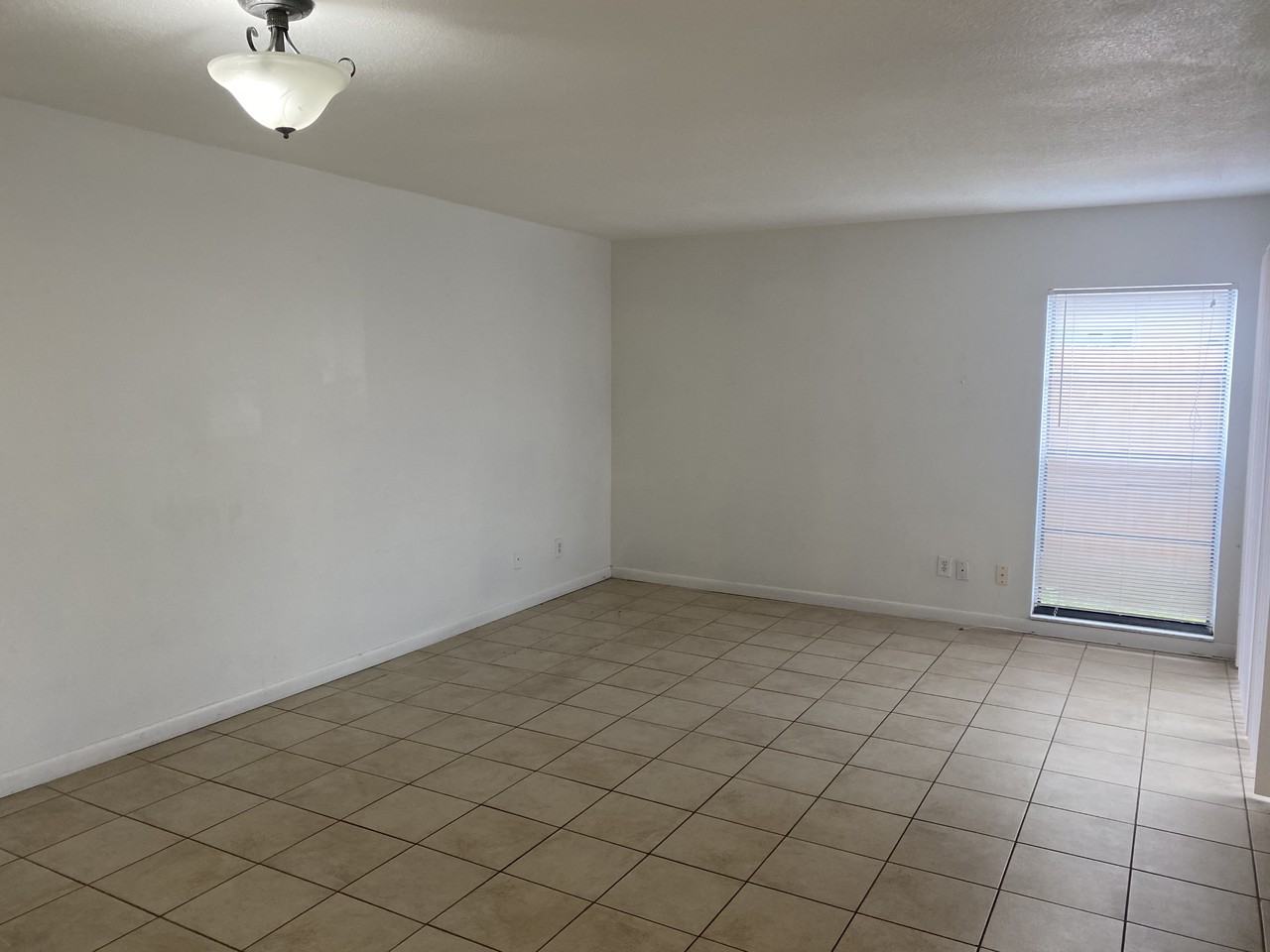 10305 Fernglen Pl - Photo 3 of 24